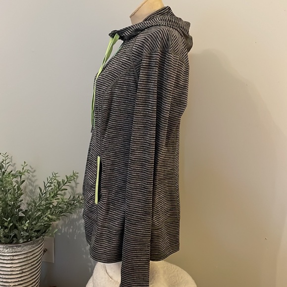 LUKKA ZIP UP ATHLETIC HOODIE-LARGE - Picture 2 of 7